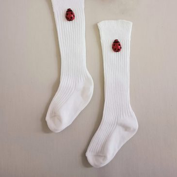 Uğur Böceği Figürlü Beyaz